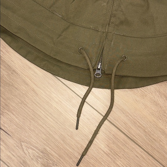 Nike Women's snowboarding Jacket in Olive size small - Picture 4 of 13